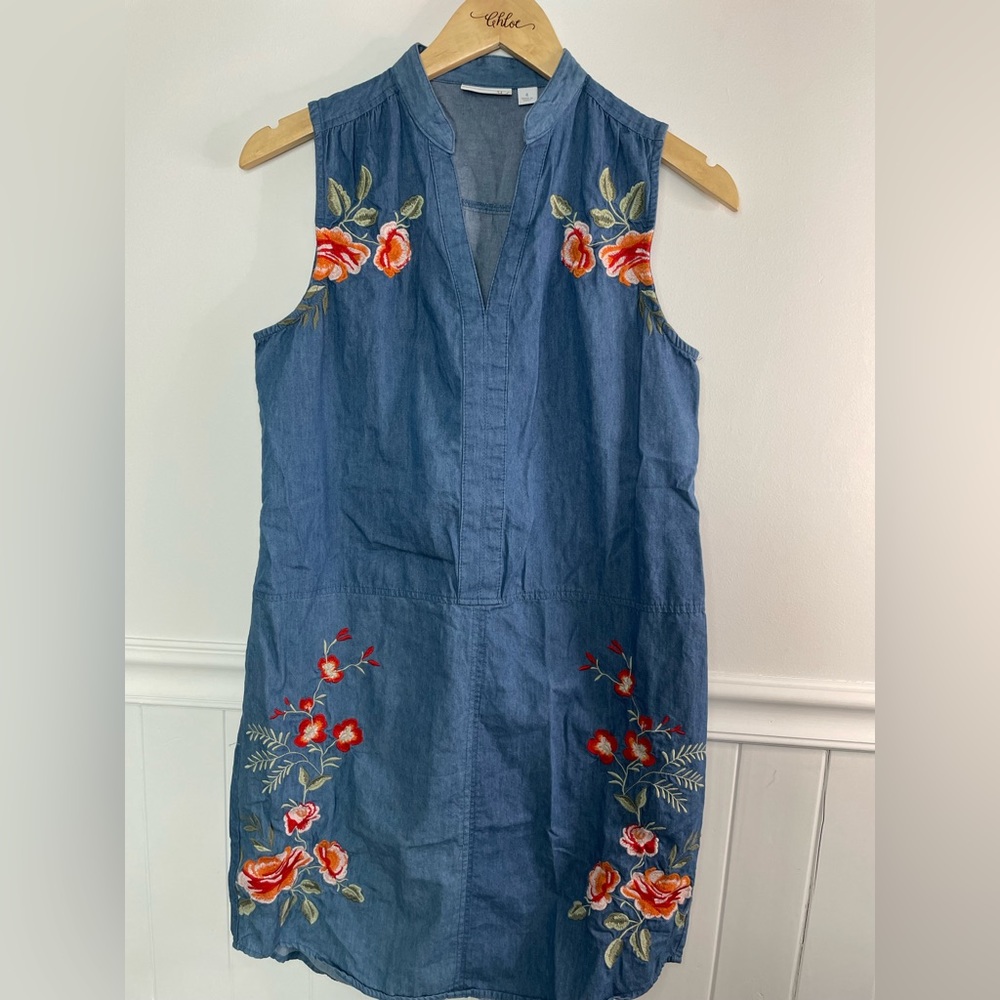 Westport Boho Embroidered Floral Chambray Sleeveless Dress Size 4 Casual *A9